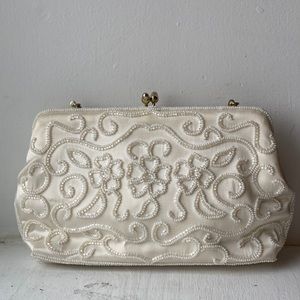 Vintage Richere hand beaded off-white clutch